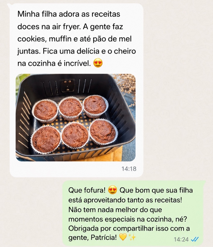 Conversa no WhatsApp com a cliente Patrícia R. mostrando os muffins que fez na air fryer